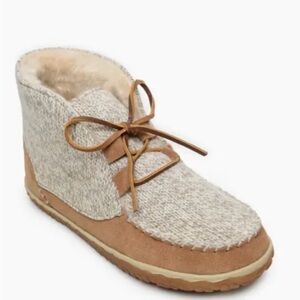 MINNETONKA Torrey Slippers Booties Moccasins Lace Up Cinnamon Knit Suede 7 NWOT